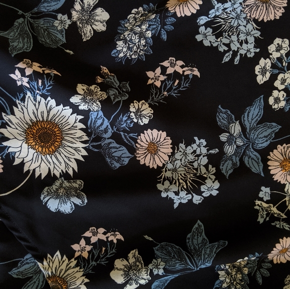 Pimke Floral Tank - Picture 2 of 3